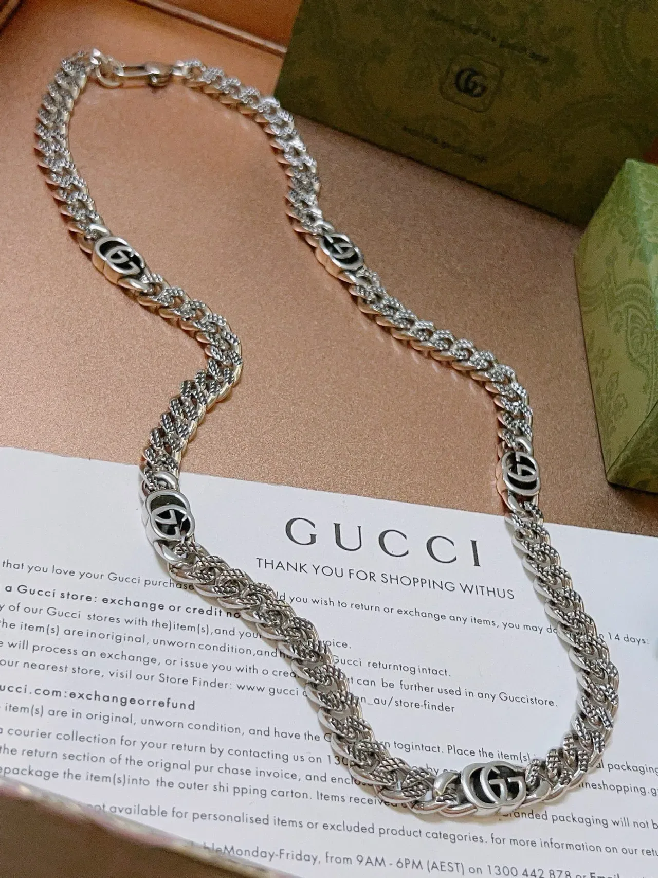 Gucci GG Chaîne Argent Noir Curb-Link Interlocking Logo Médaillons Collier 7