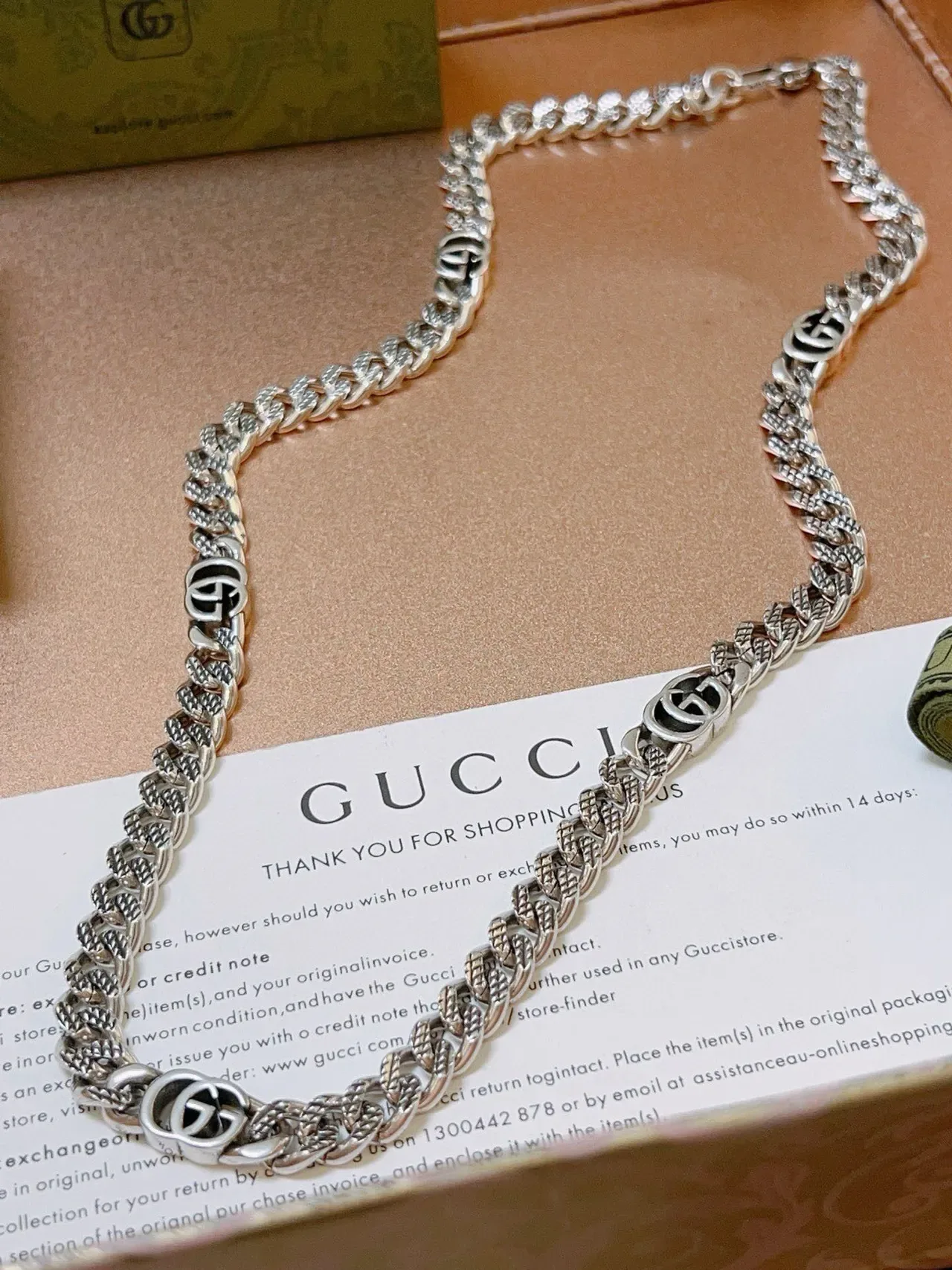 Gucci GG Chaîne Argent Noir Curb-Link Interlocking Logo Médaillons Collier 9