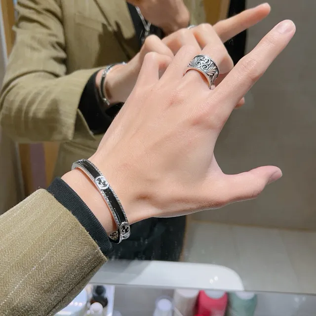 Gucci GG Marmont Pulseira aberta de esmalte preto 2