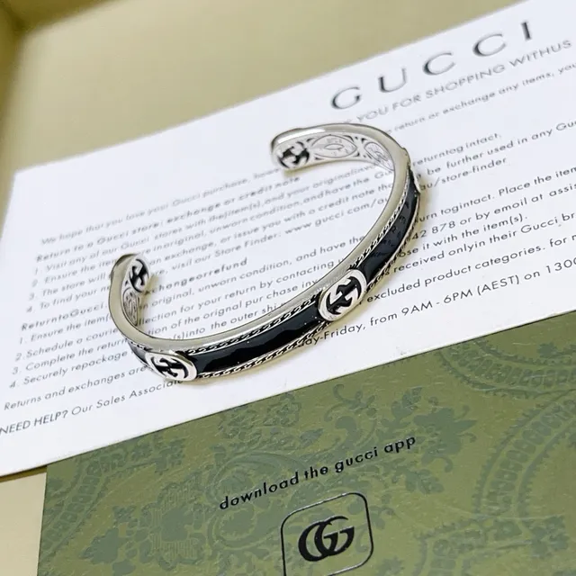 Gucci GG Marmont Pulseira aberta de esmalte preto 7