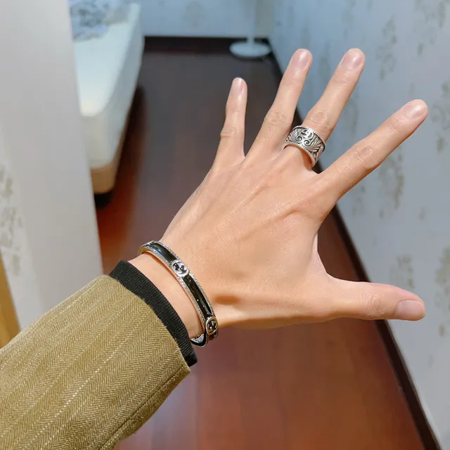 Gucci GG Marmont Pulseira aberta de esmalte preto 8