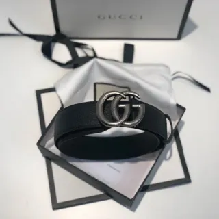 Gucci GG Marmont Cinto de couro preto com textura pebble