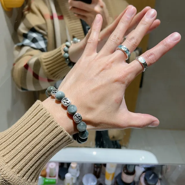 Gucci GG Marmont Pulsera de piedra marmoleada azul plateada con cuentas 8