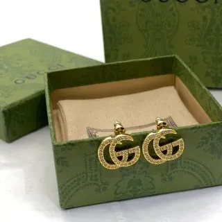 Gucci GG Marmont ক্রিস্টাল পাভে ইন্টারলকিং জি স্টাড ইয়াররিংস