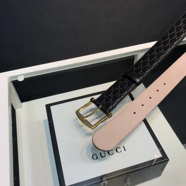 Gucci GG Marmont Cinto de couro preto embossado 2