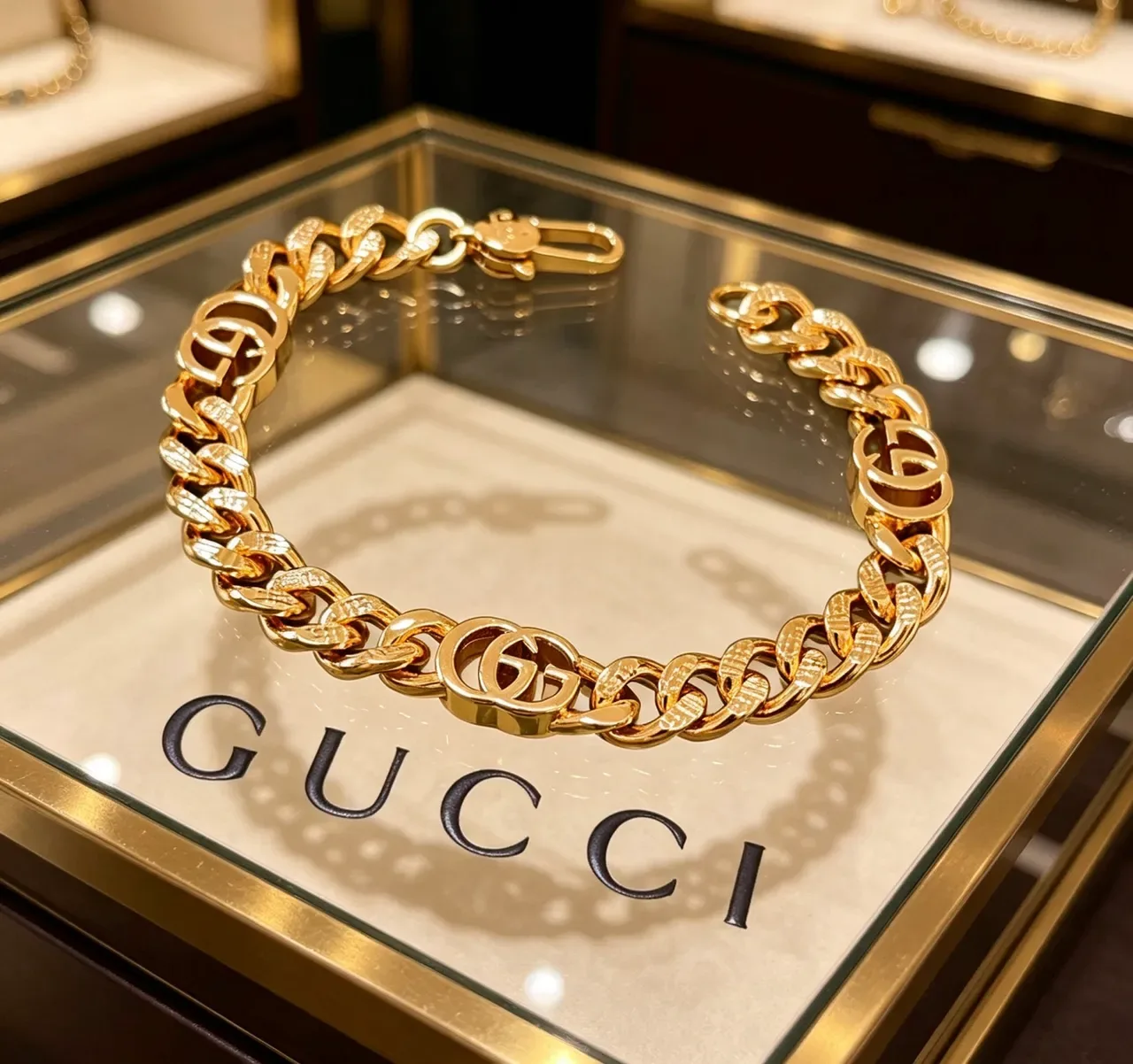 Bracelet Gucci GG Marmont Or Chaîne Curb-Link Chunky Motifs Interlocking Double-G 9