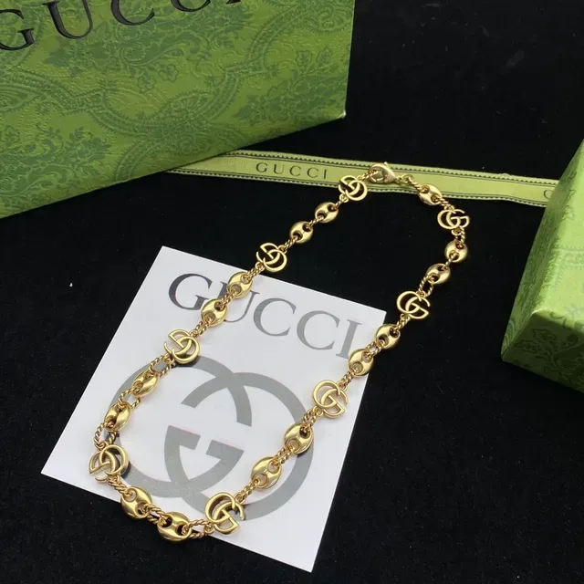 Gucci GG Marmont Colar de Ouro Motivo Entrelazado 3