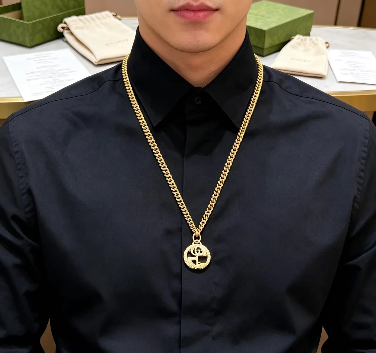 Gucci GG Marmont 曲链金色项链 8