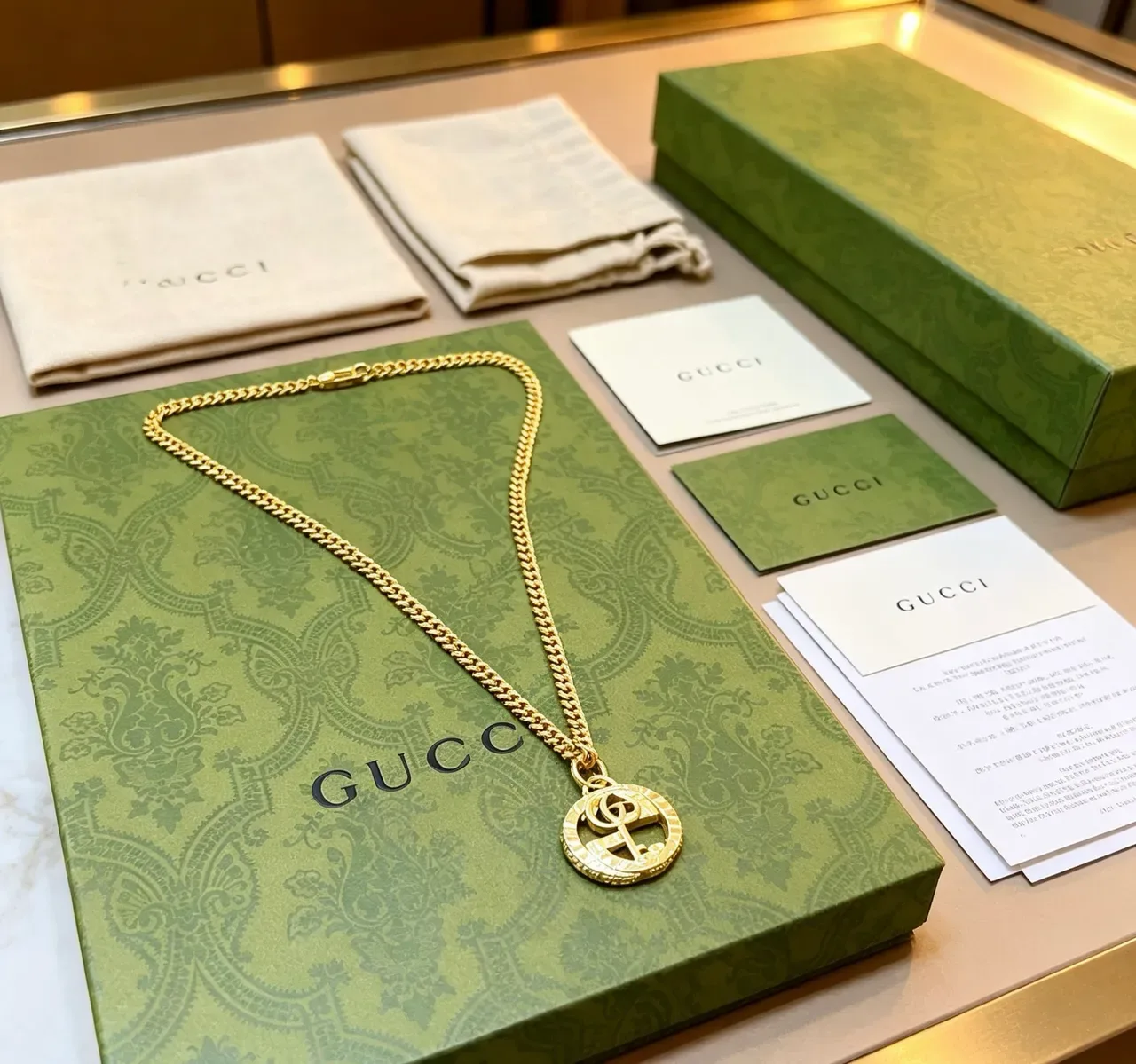Gucci GG Marmont 曲链金色项链 9