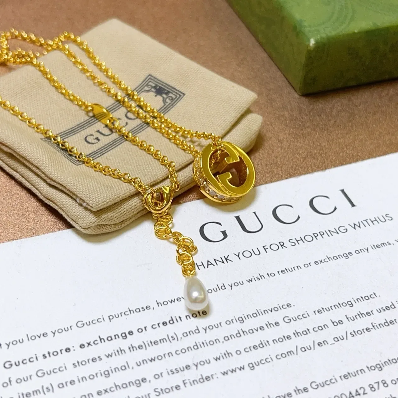 Gucci GG Marmont स्वर्ण-श्वेत चेन Interlocking G पेंडेंट नेकलेस 3