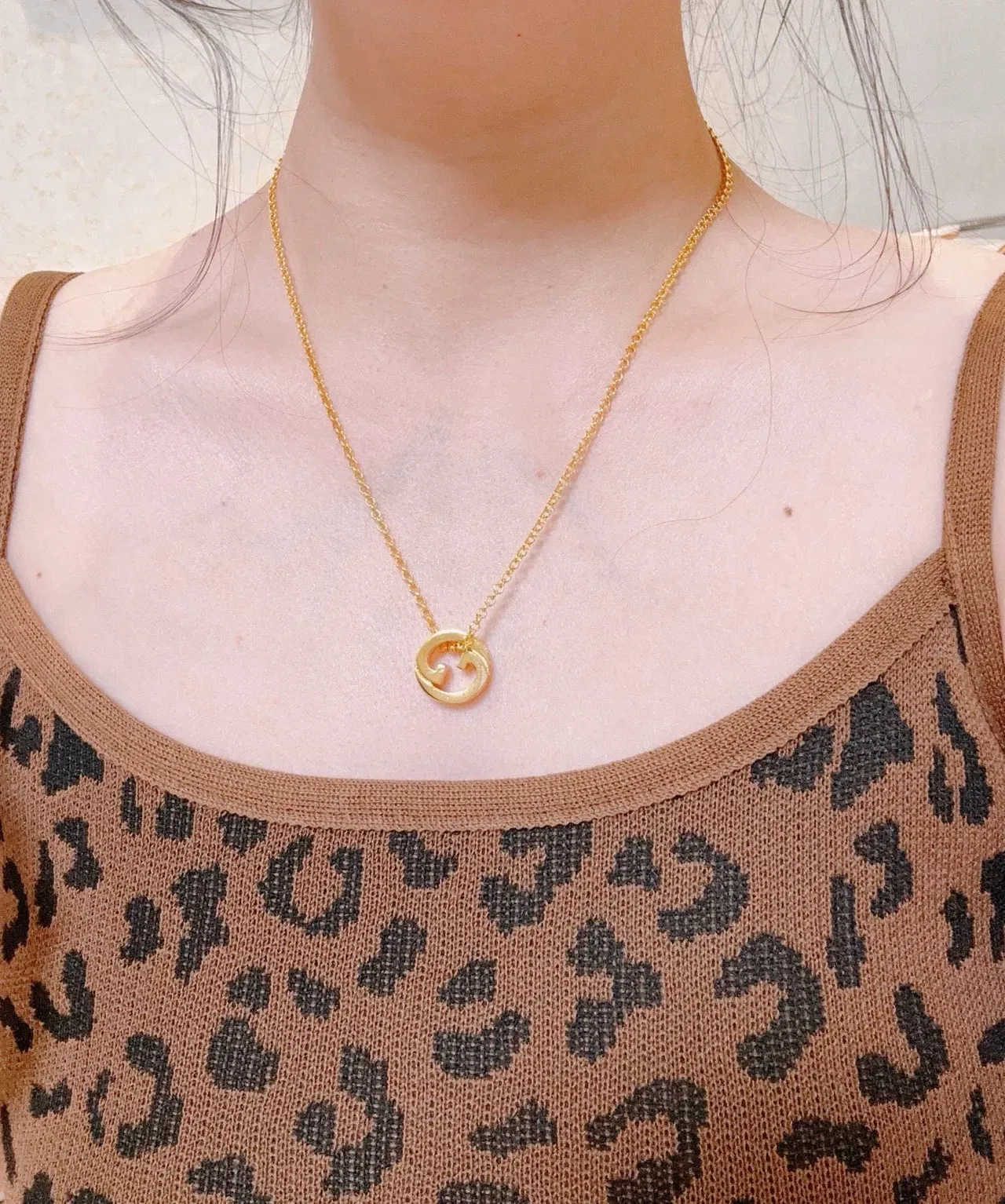 Gucci GG Marmont स्वर्ण-श्वेत चेन Interlocking G पेंडेंट नेकलेस 5