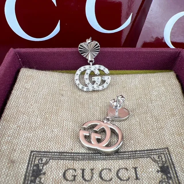 Gucci GG Marmont হার্ট এবং Double G ক্রিস্টাল ইয়াররিংস 4