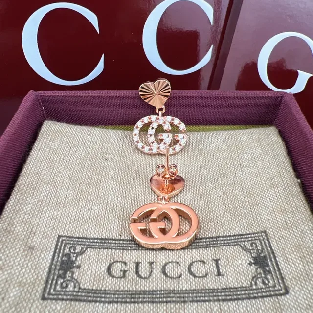 Gucci GG Marmont হার্ট এবং Double G ক্রিস্টাল ইয়াররিংস 5
