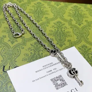 Collier Gucci GG Marmont Interlocking G Key Argent