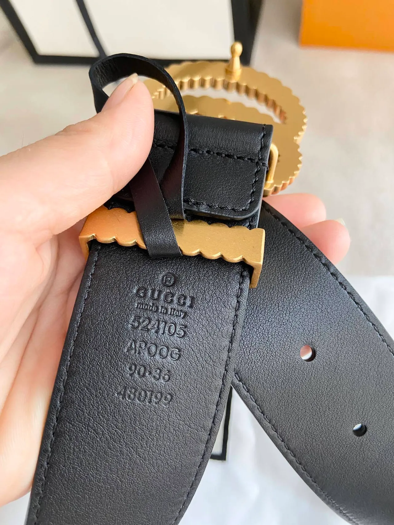 Gucci GG Marmont مخطط ذهبي Interlocking G حزام جلد أسود 5