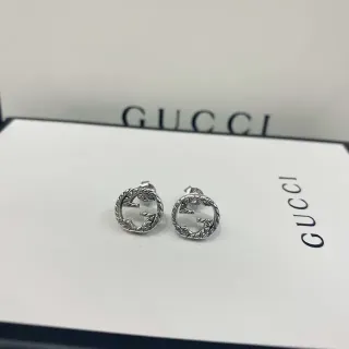 Gucci GG Marmont فضي أقراط أذن دائرية Interlocking G Logo