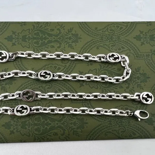 Gucci GG Marmont Silver Interlocking G Logo Links Polished Metal Necklace 3