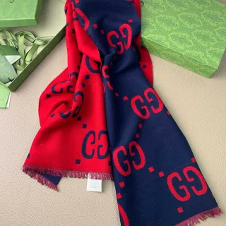 Gucci GG Monogram وشاح كشمير مزدوج الوجه