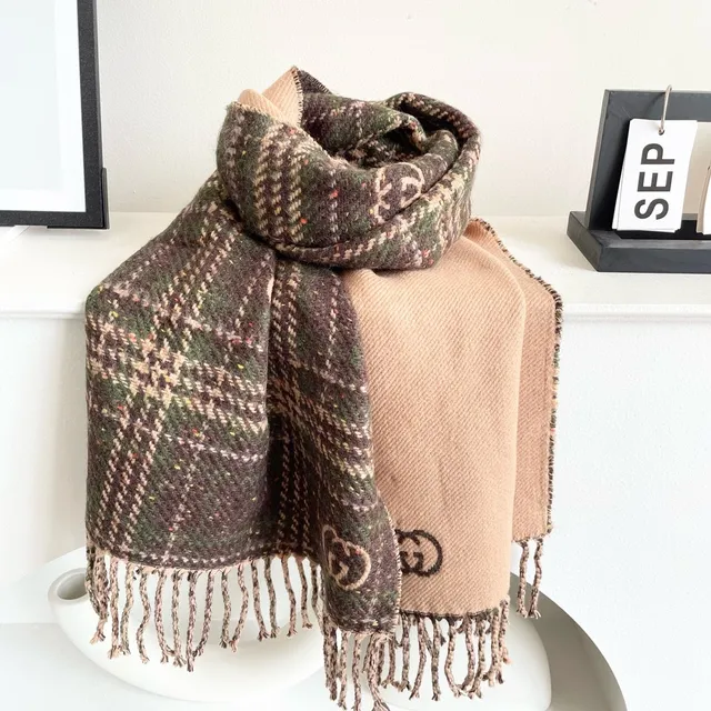Gucci GG Monogram écharpe en cachemire à carreaux 5