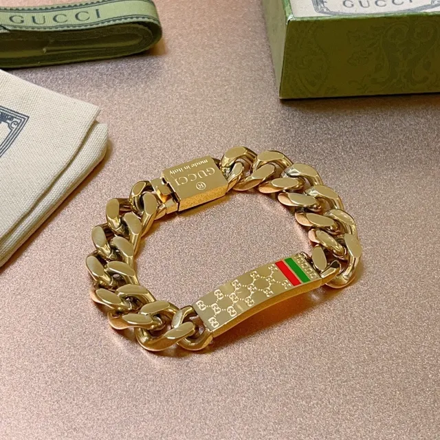 Gucci GG Plaque سوار ذهبي أخضر سلسلة Curb-Link منحوت سوار 4