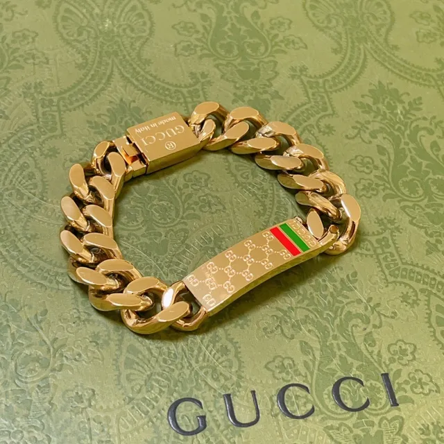 Gucci GG Plaque سوار ذهبي أخضر سلسلة Curb-Link منحوت سوار 6