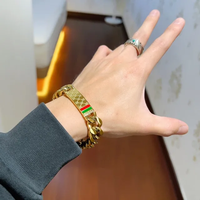 Gucci GG Plaque سوار ذهبي أخضر سلسلة Curb-Link منحوت سوار 8