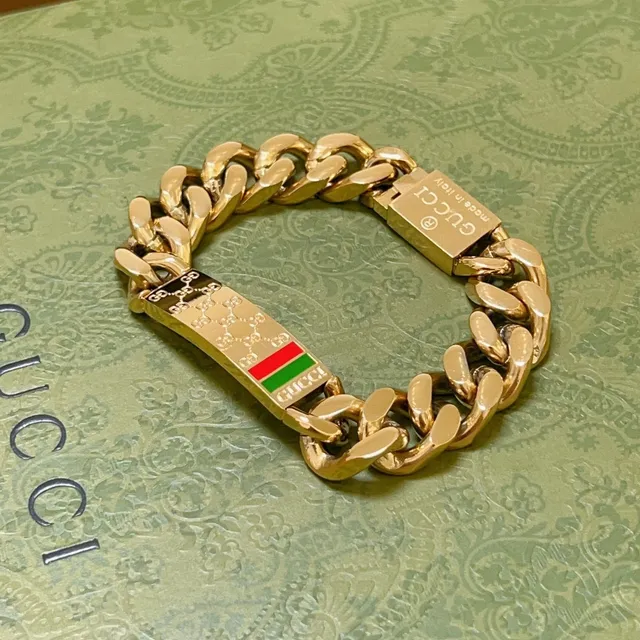 Gucci GG Plaque سوار ذهبي أخضر سلسلة Curb-Link منحوت سوار 9