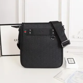 Gucci GG Supreme Messenger काला हरा मोनोग्राम एम्बॉस्ड कैनवास मेसेंजर बैग