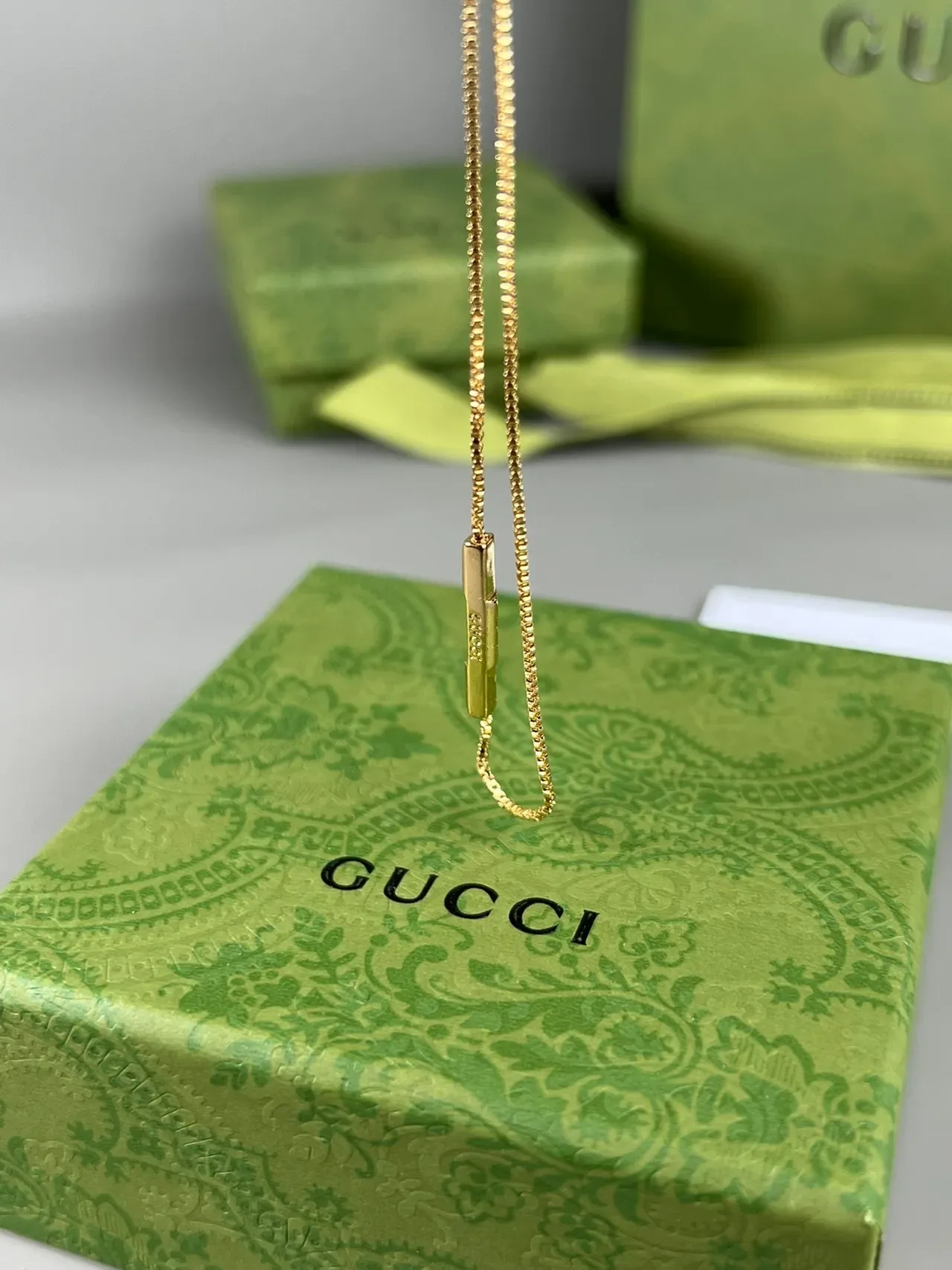 Gucci Collier Chaîne Box Or Argent Pendentif Bar Pavé de Cristal 6