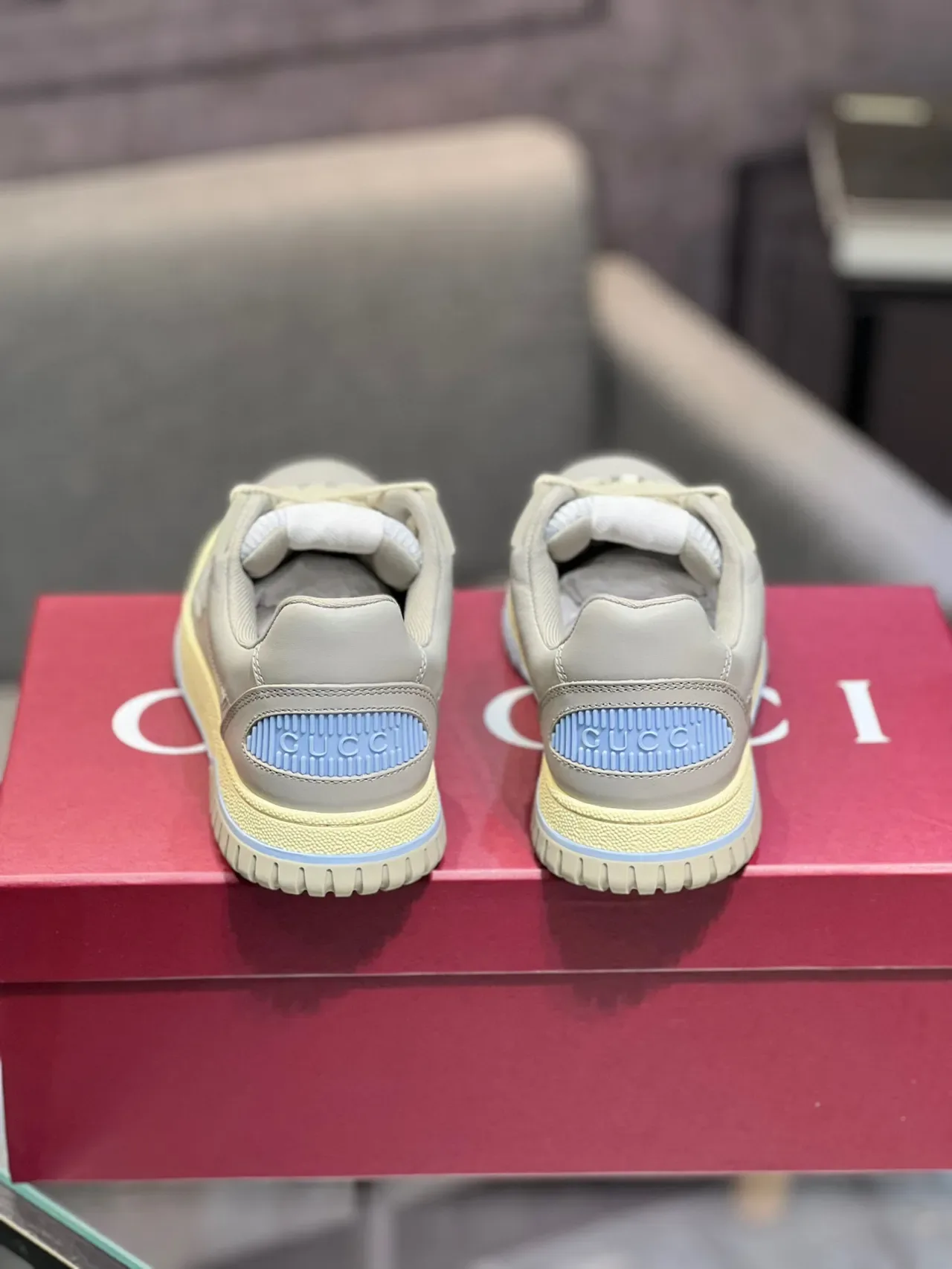 Gucci 灰色米色 镂空脚趾 分层叠加 运动鞋 3