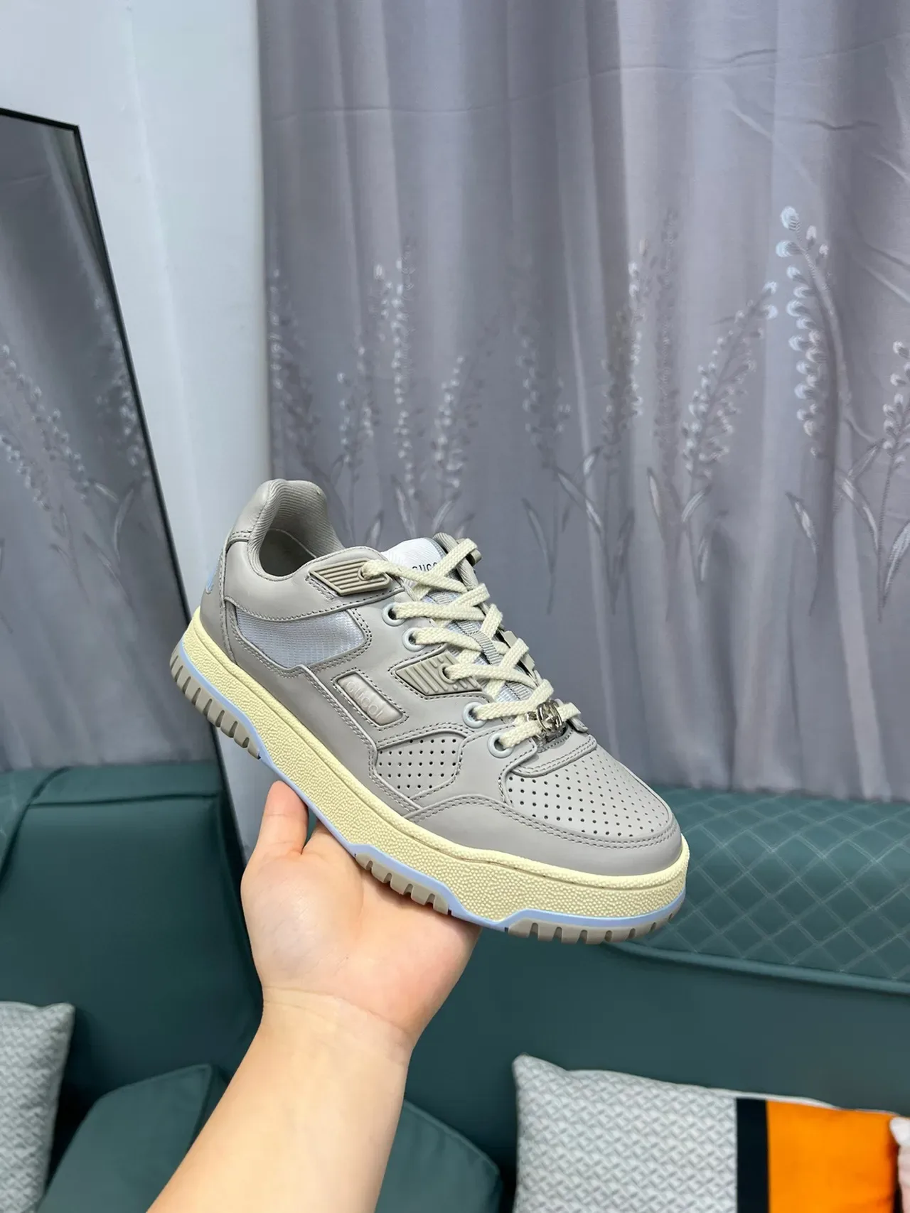 Gucci 灰色米色 镂空脚趾 分层叠加 运动鞋 6