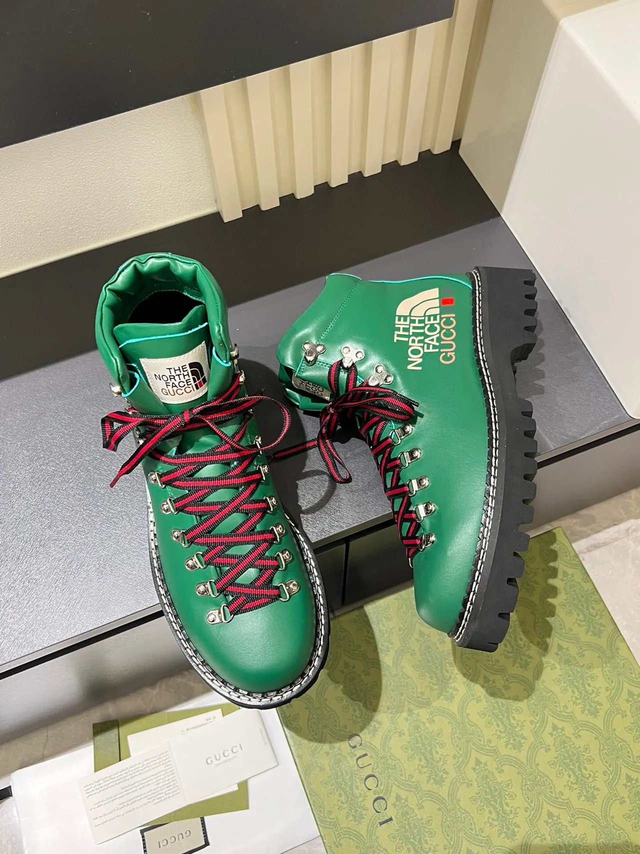 Gucci 绿色红色皮革鞋面条纹鞋带徒步靴 4