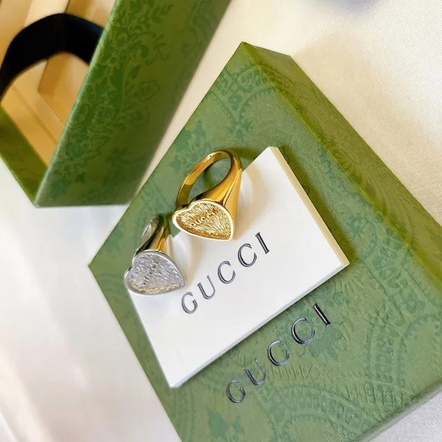 Gucci 心形印章戒指 金色和银色帕维纹理戒指 4