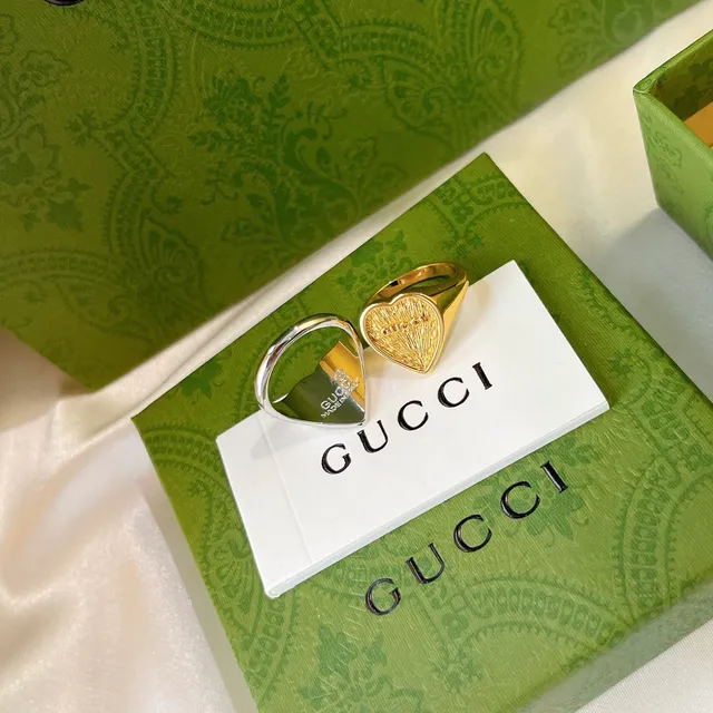Gucci 心形印章戒指 金色和银色帕维纹理戒指 9