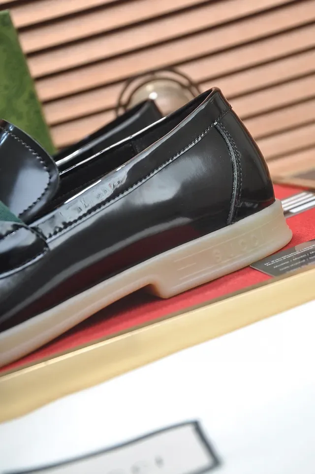 Gucci Horsebit 1955 أسود وبيج GG Monogram لوفر 2