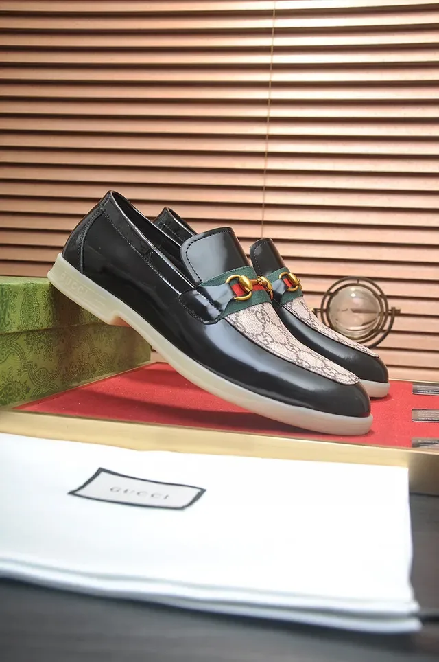 Gucci Horsebit 1955 أسود وبيج GG Monogram لوفر 9