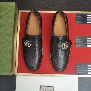 Gucci Horsebit 1955 黑色鸵鸟压纹皮革乐福鞋