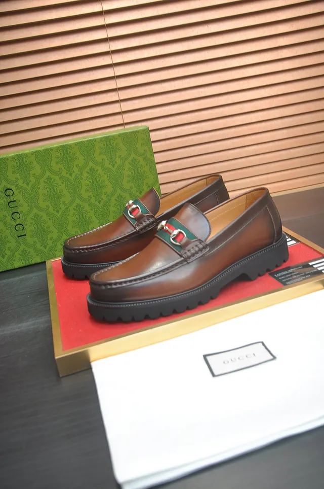 Gucci Horsebit 1955 حذاء لوفر جلد بني أسود بإبزيم 2
