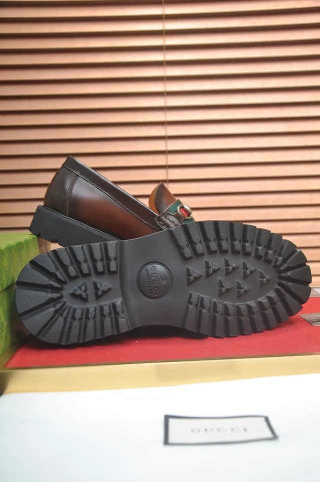 Gucci Horsebit 1955 حذاء لوفر جلد بني أسود بإبزيم 4