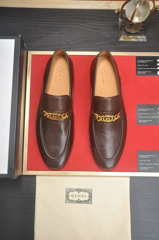 Gucci Horsebit 1955 Brown Pebbled Leather Gold Chain Loafers 2