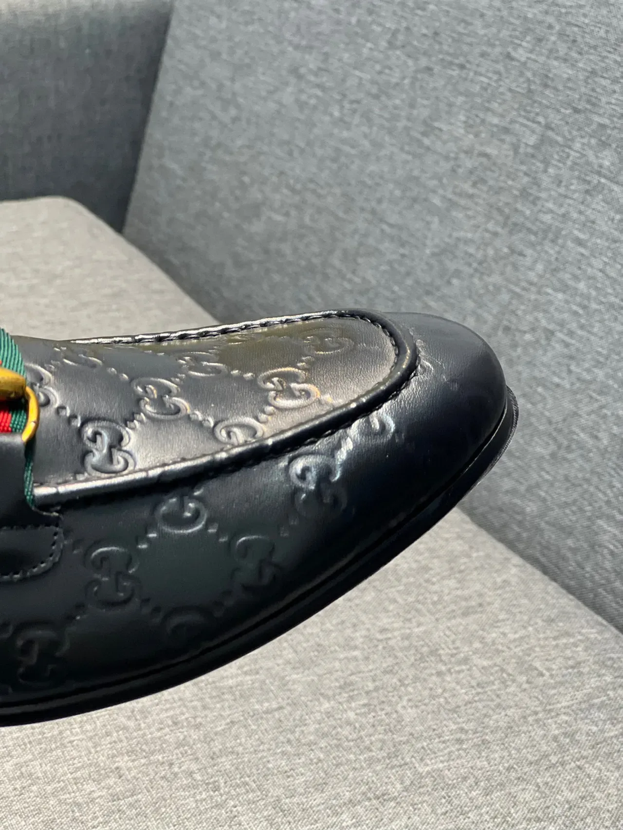 Gucci Horsebit 1955 Embossed GG Loafer de cuero negro 3