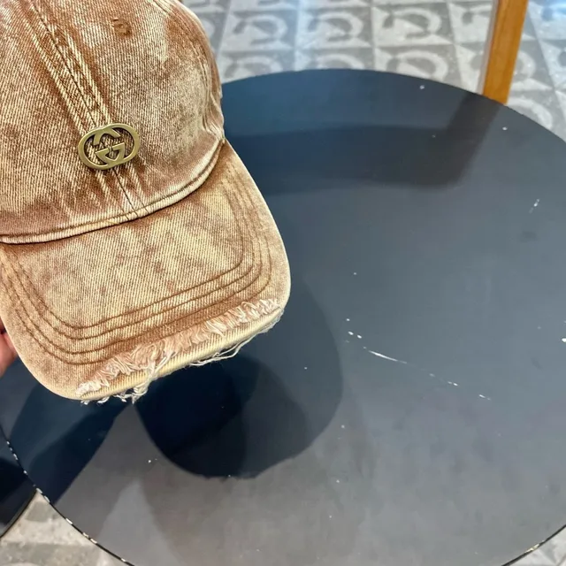 Gucci Interlocking G Logo distressed ভেলভেট বেসবল ক্যাপ 5
