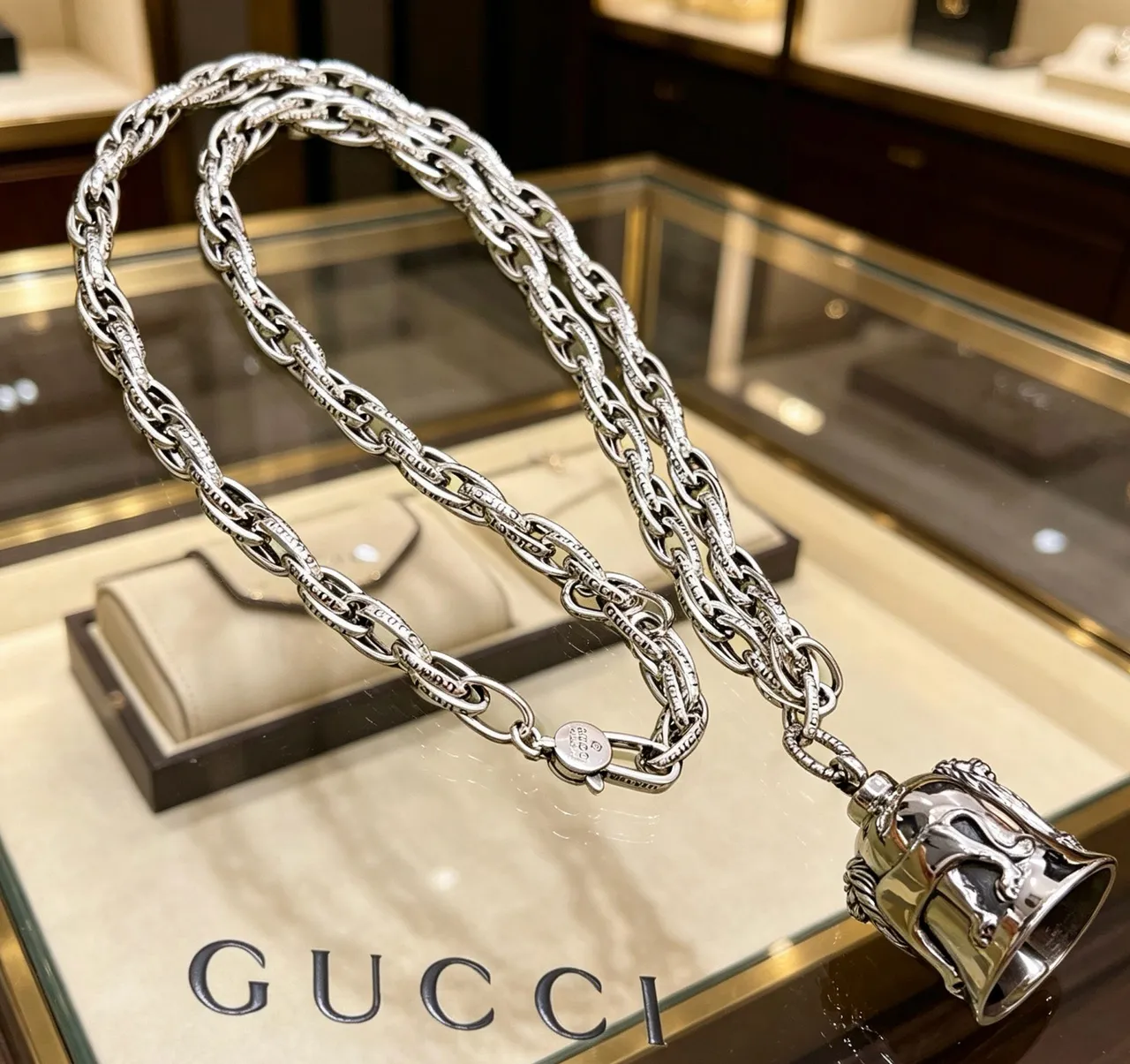 Gucci قلادة جرس الأسد سلسلة كيرب-لينك الثقيلة 4