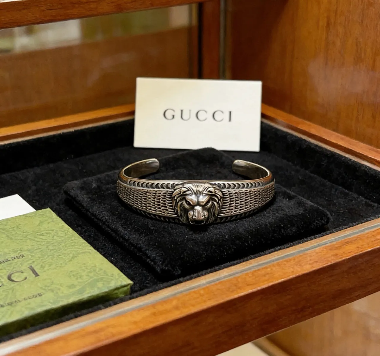 Gucci Cabeça de Leão Textura Tricô Pulseira Aberta de Punho 3