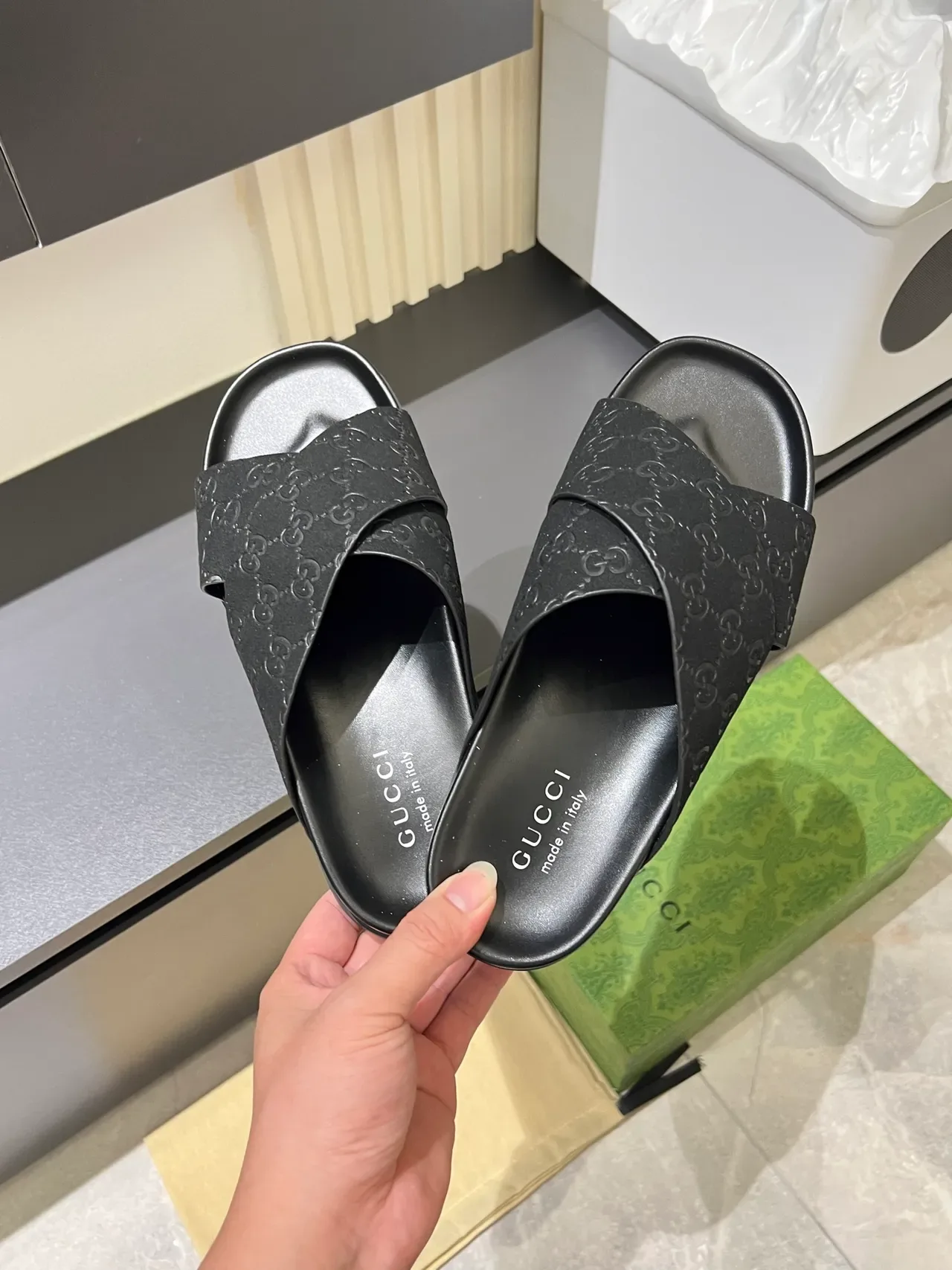 Gucci Navy Black حزام مزدوج متقاطع GG Monogram مطبوع نعال 7