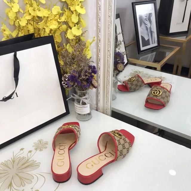 Gucci Red Beige Monogram Canvas Double G Hardware Slippers 4