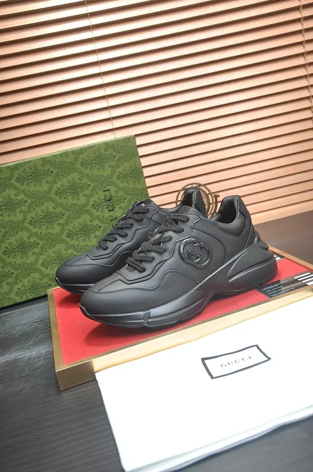 Gucci Rhyton Tênis Lifestyle Preto Monocromo 2