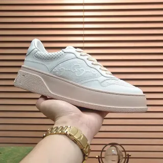 Gucci Rhyton 米白色 打孔皮革 平台 生活方式运动鞋
