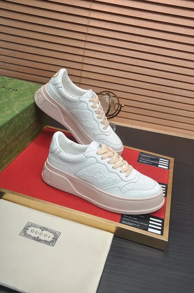 Gucci Rhyton 米白色 打孔皮革 平台 生活方式运动鞋 6