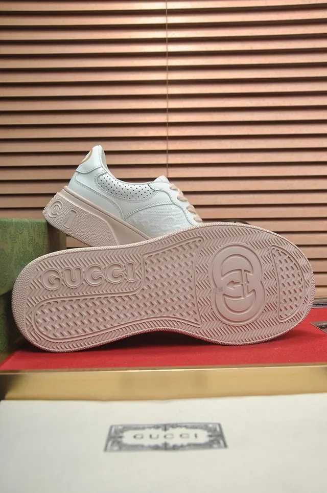 Gucci Rhyton 米白色 打孔皮革 平台 生活方式运动鞋 7